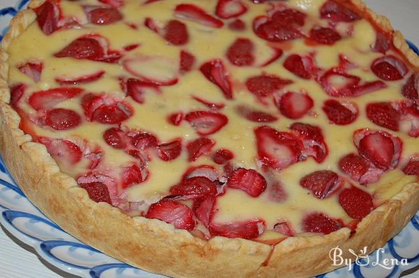 Strawberry Sour Cream Pie