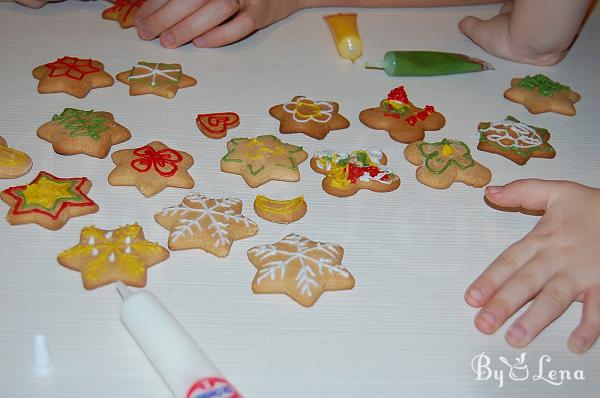 Easy Gingerbread Cookies - Step 12