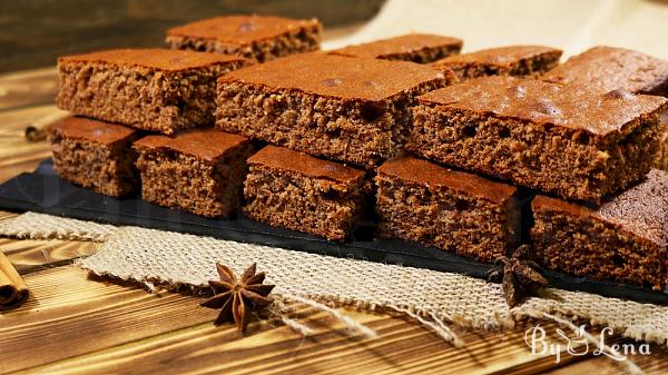 Easy Gingerbread Traybake