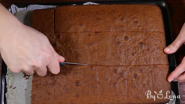 Easy Gingerbread Traybake - Step 14