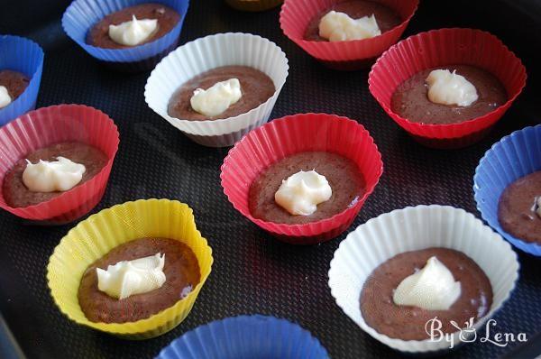 Chocolate muffins filled with Cream Cheese - Step 6