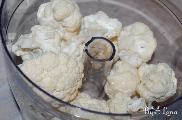 Raw Cauliflower Couscous - Step 1