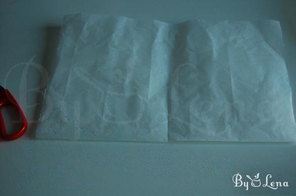 How to cut baking paper for the round tray - Step 3