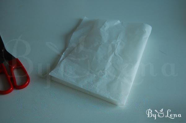 How to cut baking paper for the round tray - Step 4