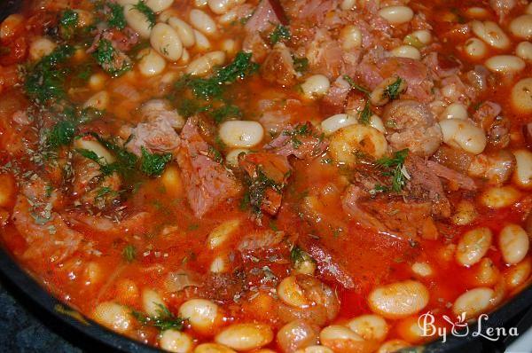 White beens and Smoked Ham Hocks Stew