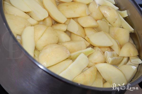 Yellow Wax Beans with Potatoes and Garlic - Step 3