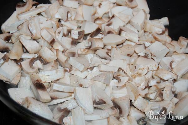 Spaghetti with Mushroom Tomato Sauce - Step 1