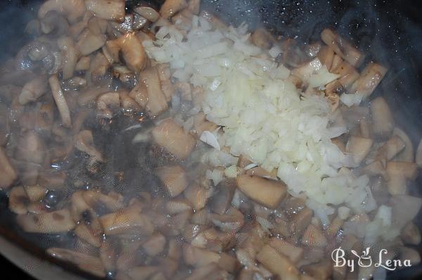 Spaghetti with Mushroom Tomato Sauce - Step 2