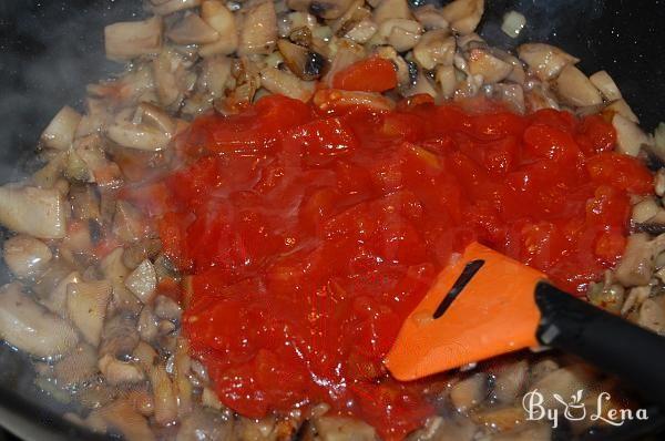 Spaghetti with Mushroom Tomato Sauce - Step 3