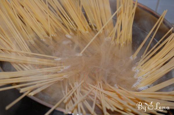 Spaghetti with Mushroom Tomato Sauce - Step 6