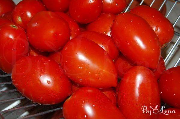 Oven "Sun-Dried" Tomatoes in Olive Oil - Step 1