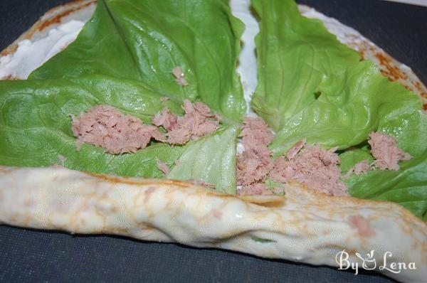 Crepes Rolls with Tuna and Lettuce - Step 4