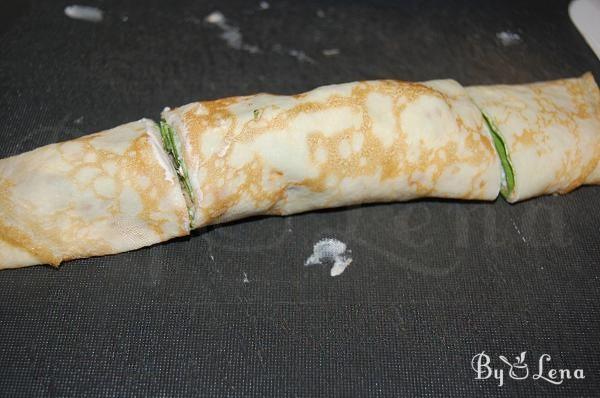 Crepes Rolls with Tuna and Lettuce - Step 5