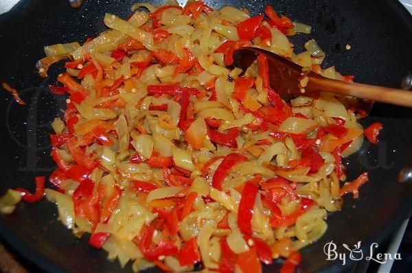Red Peppers, Eggs and Tomatoes Stew - Step 2