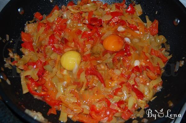 Red Peppers, Eggs and Tomatoes Stew - Step 8