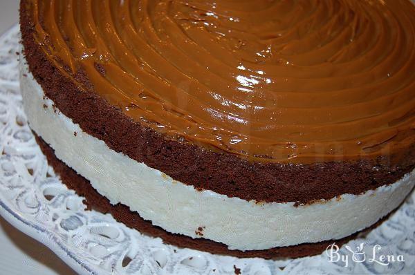 Dark Chocolate Bounty Cake 