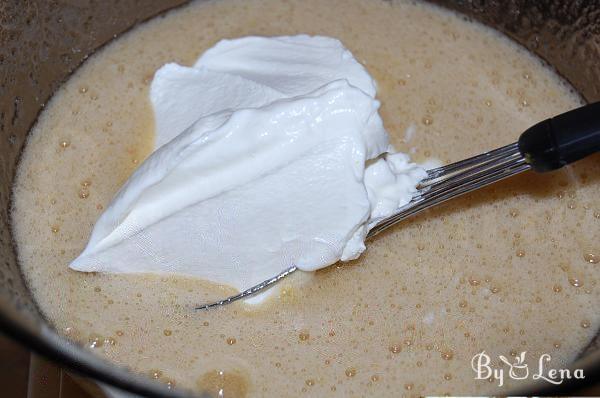 Easy Honey Cake with Sour Cream - Step 3