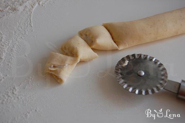 Roses Cookies, with Meringue and Nuts - Step 12