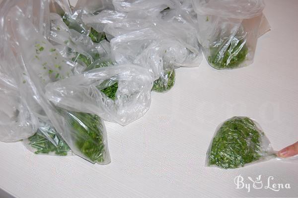 How to Freeze Herbs and Aromatics - Step 5